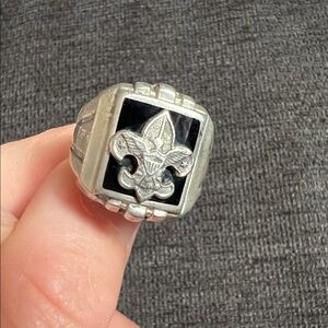 Vintage Silver Fleur-de-Lis Signet Ring with Black Inlay